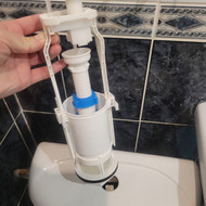 Tualeto bakelio mechanizmo keitimas