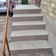 Reikia išlieti lauko laiptus akmens kilimo danga arba epoksidinės grindys