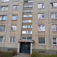 Reikia išvalyti 5aukščio daugiabučio 6 laiptinių langus iš išorės