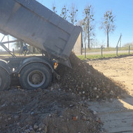 Reikia sutankinti gruntą su 500 kg vibroplokšte