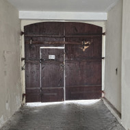 Reikalingas svirtinių vartų automatikos įrengimas Vilniuje  Vartai: dvivėriai mediniai Plotis: 270 c