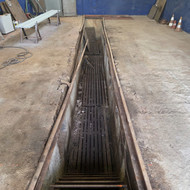 Reikia isbetonuoti duobę,sutvirtinti pavirinti laikiklius