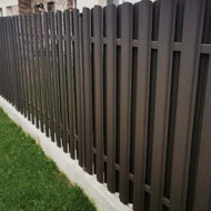 Ieškomi tvoros montuotojai