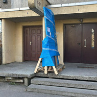 Reikia užnešti stiklą į 8 aukštą