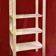 Medinė atvira lentyna kolekcijai