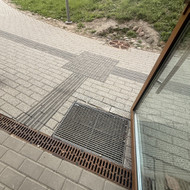 Reikia perkloti trinkeles dvi eiles