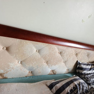 Į lovą reikia pakeisti medžiagą.