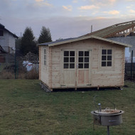 Reikėtų staliaus darbų sutvarkyti sodo namelį.