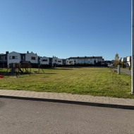 Žolės pjovimas traktoriuku Estų g. Vilniuje, 35 arai