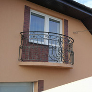 Metaliniai Balkonų turėklai su metaliniu grindų / pagrindo karkasu 2×0,5m