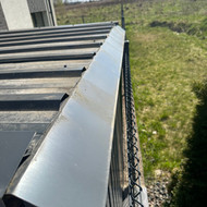 Sandėliuko stogo taisymas (skarda)