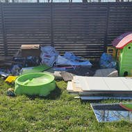 Laiptų griovimas šiukšlių išvežimas