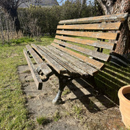 Senų suolų restauracija