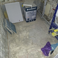 Plytelių klojimas vonios kambaryje