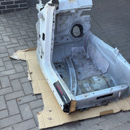 Traliuko automobiliui ir kebulo daliai