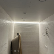 Vonios apsiuvimas, plytelių apklijavimas