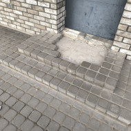 Trinkelių dėjimas and laipto