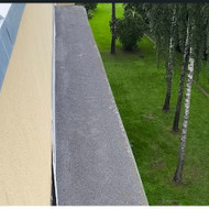 Varžtų keitimas virš balkonų stogelių