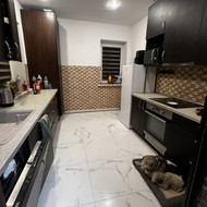 Spinteles ir stalą į virtuvę