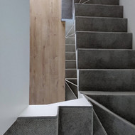 Ant laiptų reikia pakloti kilimą