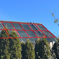 Sumontuoti 12 saulės modulių ant šlaitinio šiferinio stogo