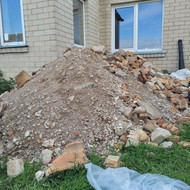 Reikia išvežti plytas, betono atkiekas, šiferį