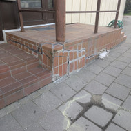 Įėjimo aikštelės klinkerio plytelių remontas / perklijavimas