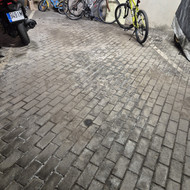 Valymas parkingo trinkelių