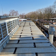 Reikia pakeisti 180 m2 seną valcuotą stogą