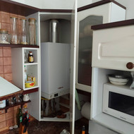 Virtuvės baldų / spintelės išmontavimas dėl dujų katilo remonto
