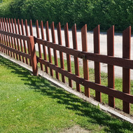 Pakeisti esamą (pav.) tvorą pakeisti į naują