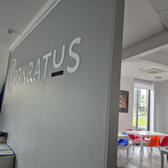 Modulinės pertvaros įrengimas  ir stiklinės pertvaros korekcija
