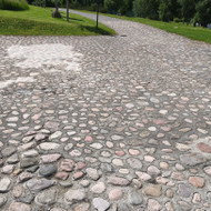 Keliuko su aikštele perbetonavimas