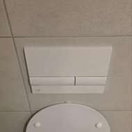 Tualeto bakelio ir vonios vandens išbėgimo vožtuvo keitimas
