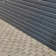 Apskardinti medinį sandėliuką