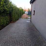Reikia išvežti gruntą sumaišyta su statybinėm atliekom