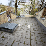 Stiažkutės ir plytelių demontavimas nuo stogo (28,7 m², Vilnius)