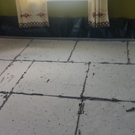 Išbetonuoti ir išlyginti 32 m2 kambarį
