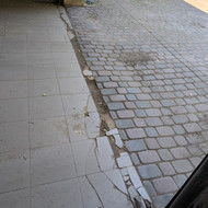 Pakeisti grindų plitelės garaže