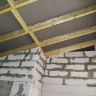 Stogo šiltinimas putomis (poliuretano putomis) iš vidaus