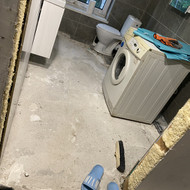 Iskloti plyteles grindis