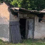Plytų mūrijimas, žiedo betonavimas, sijų montavimas.