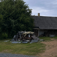 Skubiai reikia išvežti metalo laužą rytoj