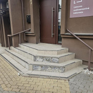Lauko laiptų formavimas ir padengimas granitu