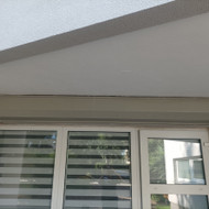 Reikia pareguliuoti lauko žaliuzių apatinį nusileidimo tašką. Palanga.