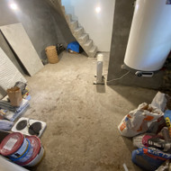 Grindų išlyginimas, plytelių klojimas