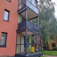 Balkonų stiklinimas