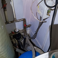 Ieškau meistro, kuris galėtų diagnozuoti ir sutvarkyti vandens tiekimo iš gręžinio problemą