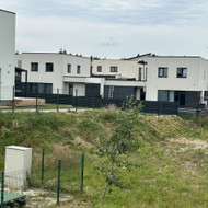 Reikalingas Bobcat / mini krautuvas su operatoriumi sklypo šlaitams suformuoti