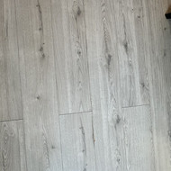 Reikia pakeisti kelias laminato lenteles